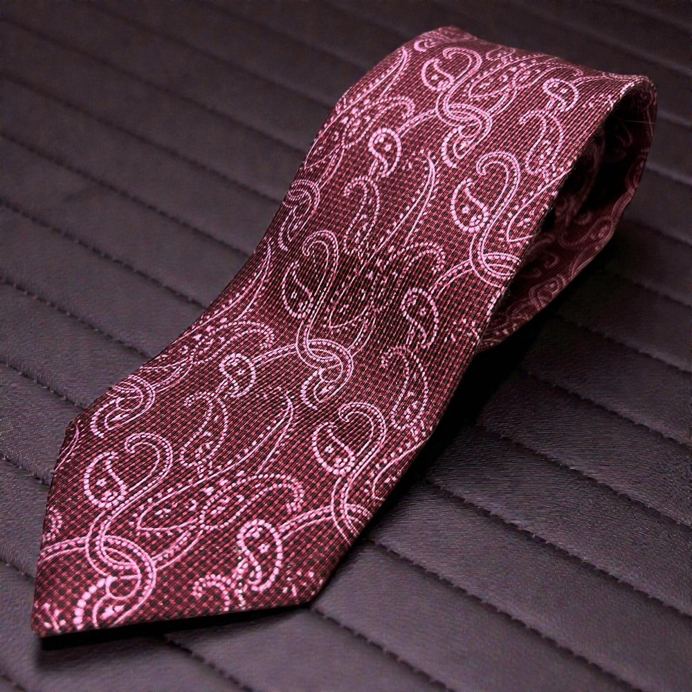 Brioni 100% Seta Silk Neck Tie Red Paisley Made in Italy Luxury Menswear